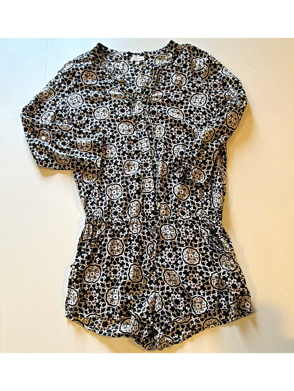P.J. Salvage Women’s Black & White Geometric Button Front Romper Size S